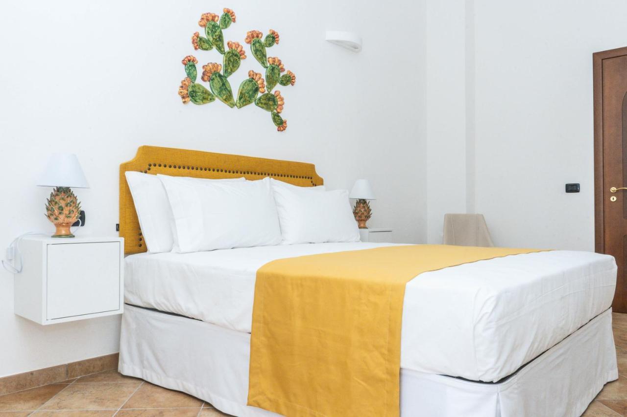 Bed and Breakfast Relais Ruggiero Le Castella  Exterior foto