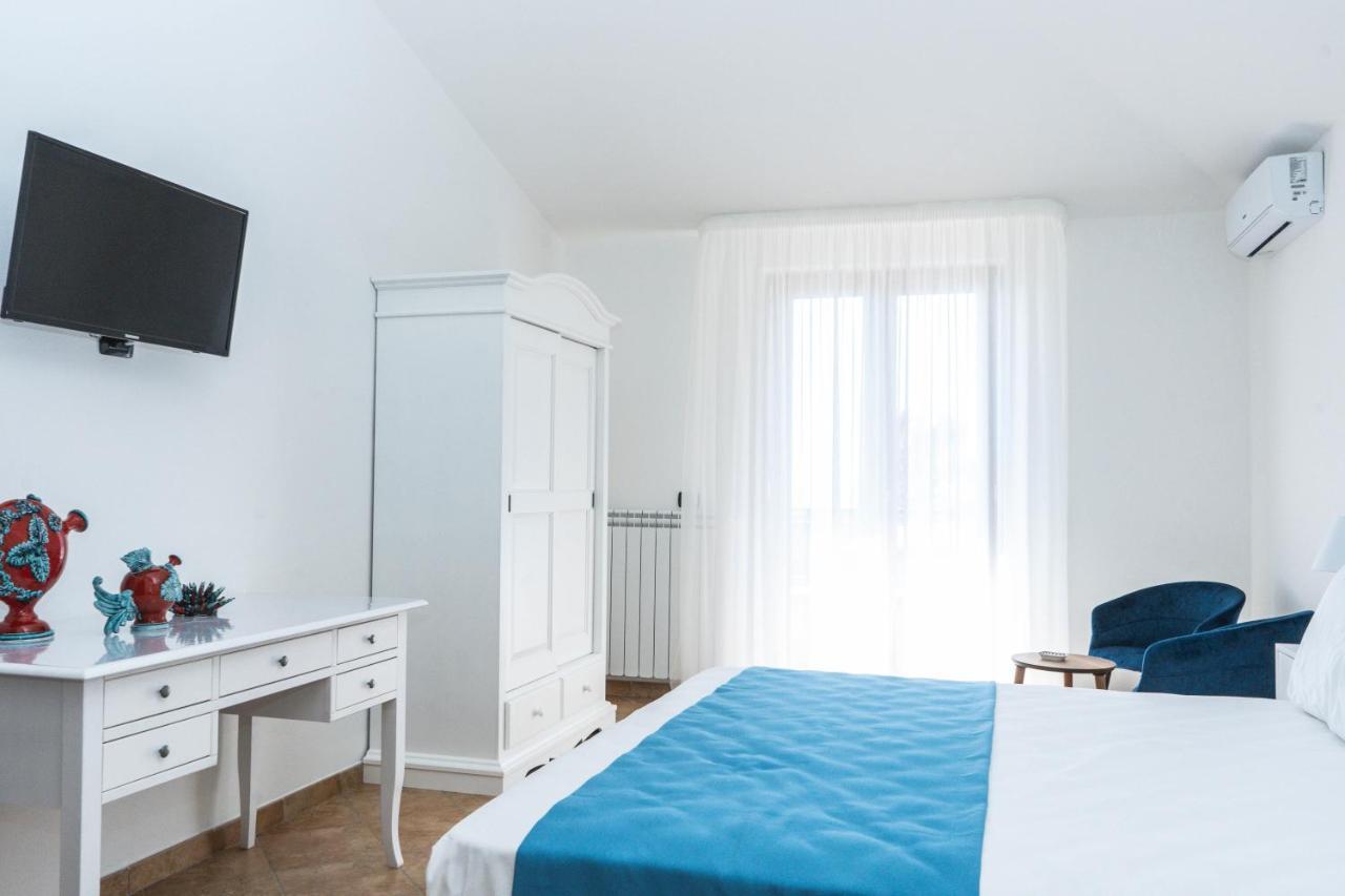 Bed and Breakfast Relais Ruggiero Le Castella  Exterior foto