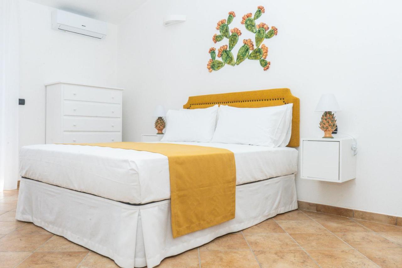 Bed and Breakfast Relais Ruggiero Le Castella  Exterior foto