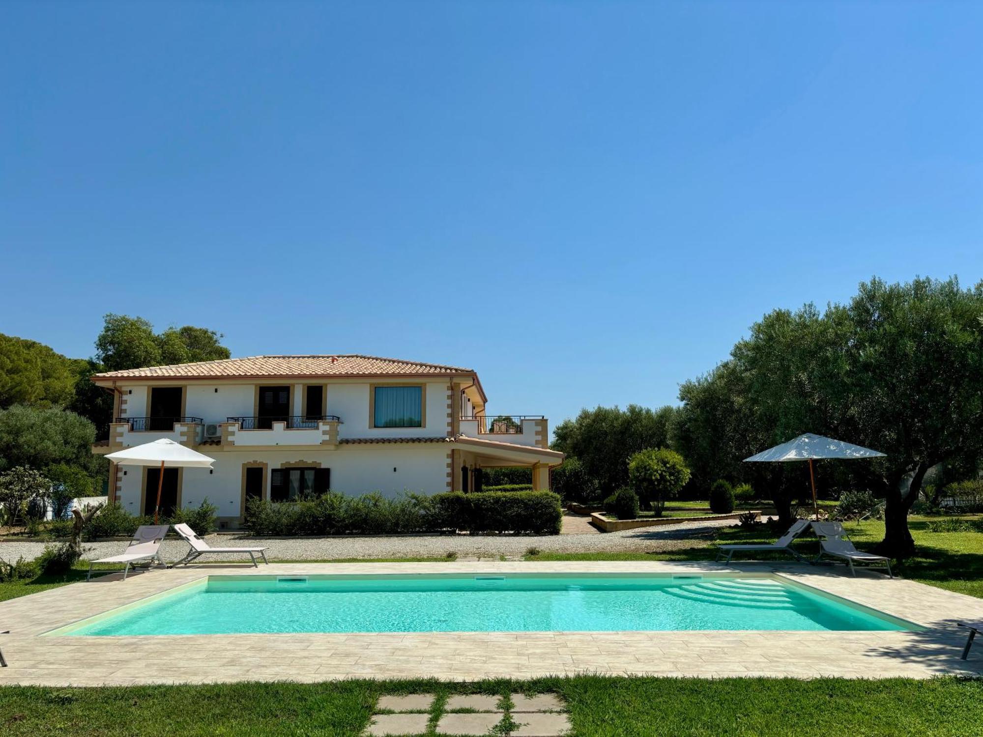 Bed and Breakfast Relais Ruggiero Le Castella  Exterior foto